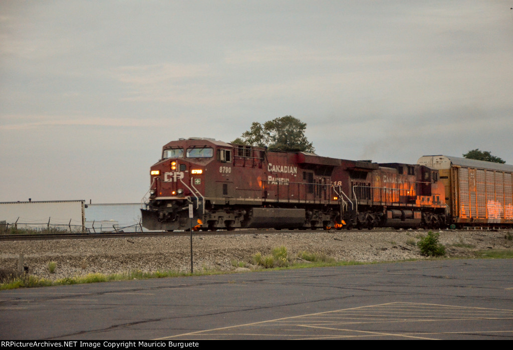 CP ES44AC & AC44CW Locomotives 